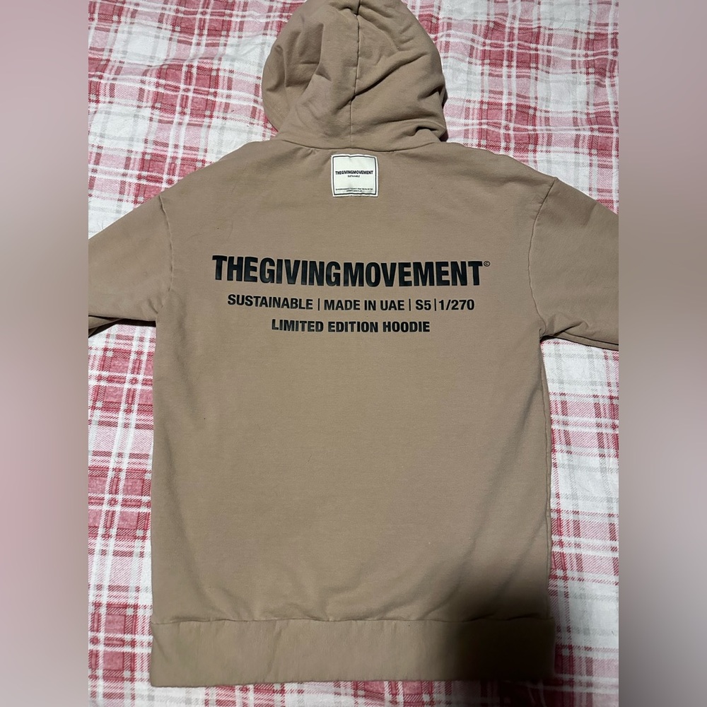 The Giving Movement Sweatshirt and Biker shorts